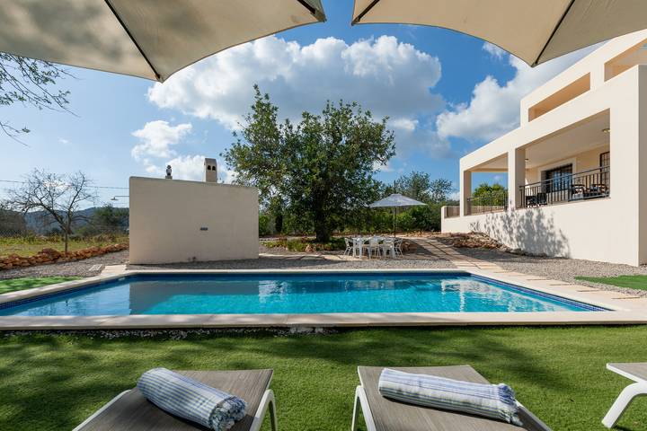 Ferienhaus für 6 Personen, mit Terrasse und Garten in Platja es Figueral - 4