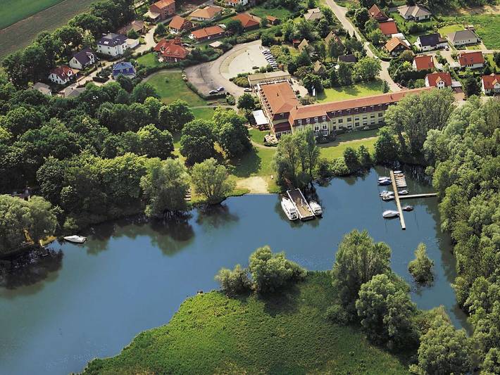 Hotel, mit Garten und Sauna sowie Seeblick am Beetzsee - 4