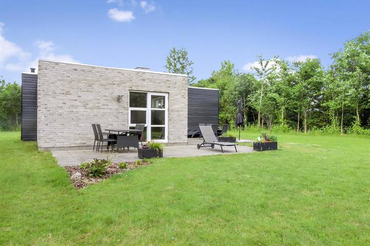 Awesome home in Højslev w/ Sauna, WiFi and 4 Bedrooms in Virksund, Limfjord in Westjütland
