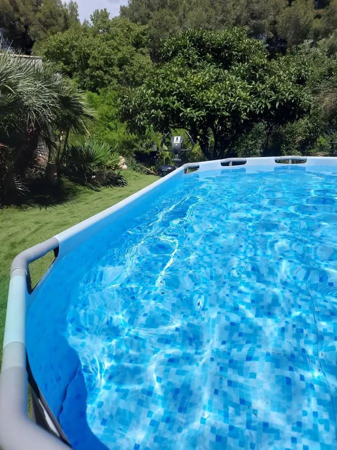 Alojamiento y desayuno para 5 personas, con vistas al lago y vistas además de piscina y jardín - 1