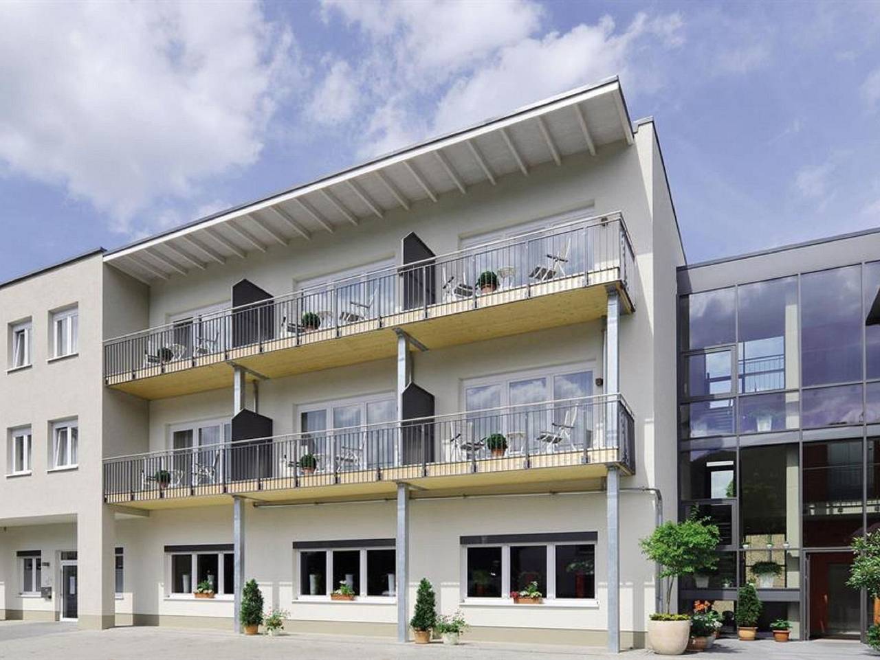 Landhotel Sanct Peter - Komfort Doppelzimmer Bad oder Dusche/Wc in Ahrweiler, Bad Neuenahr