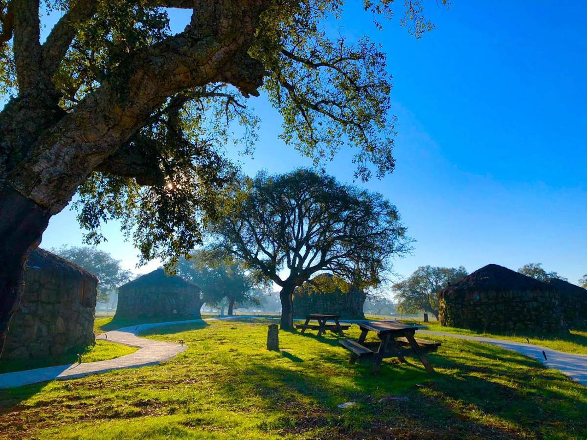 Chozos Las Flores de la Dehesa in Calzadilla (desambiguación), Provincia de Cáceres