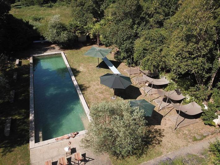 Chambre d’hôte pour 2 personnes, avec vue ainsi que piscine et jardin en Ardèche