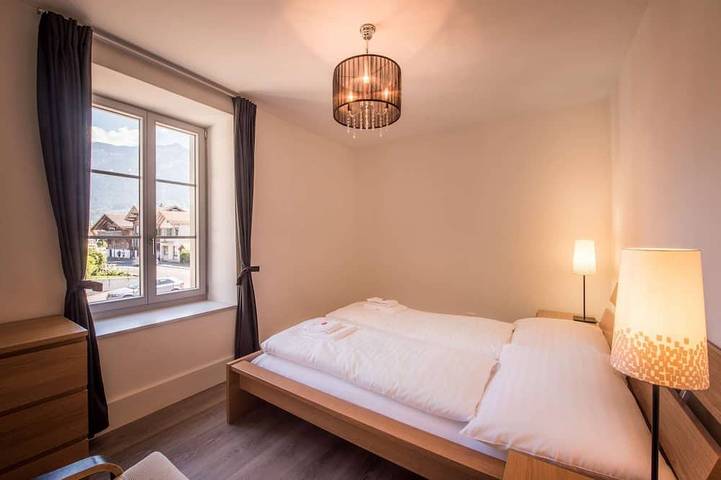 Geheel appartement, Dependance 2, perfecte 1e verdieping appartement met uitzicht op de bergen, een lift en wellness in Matten bei Interlaken, Meer van Thun