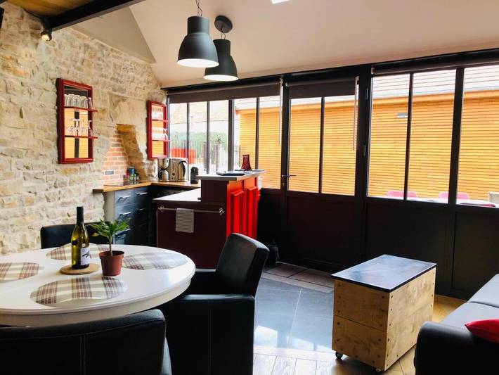 Hôtel pour 2 personnes, avec Terrasse et Vue à Corcelles-les-Arts - 2