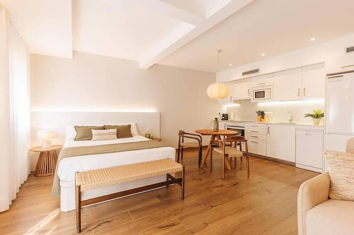 Ganze Wohnung, Bravissimo Studio Rei Martí, renoviertes Studio mit Aufzug in Gironas Altstadt in Girona, Gironès