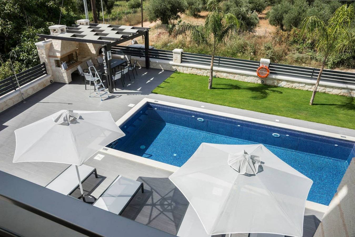 Villa 200m to Beach & Amenities w/Pool, Sauna, Bbq in Almyrida, Vamos