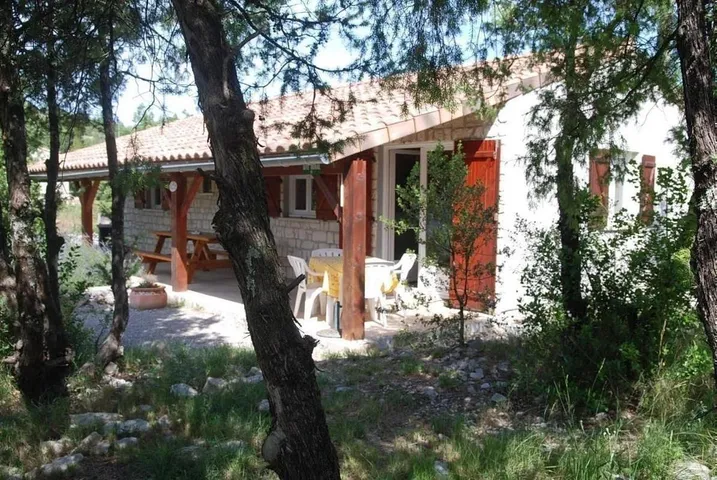 Casa de vacaciones para 6 personas, con piscina además de vistas y jardín - 1