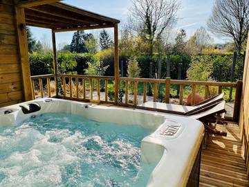Gîte pour 2 personnes, avec sauna et piscine ainsi que jardin et jacuzzi dans Yvelines