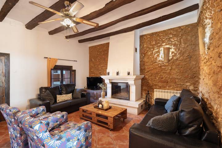Casa Rural 'Les Orenetes' con vistas a la montaña, piscina privada y Wi-Fi in San Jaime dels Domenys, Penedes DO