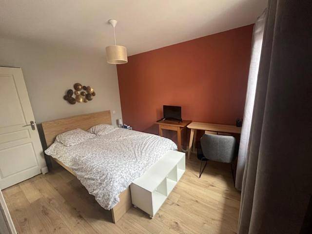 Chambre d’hôte pour 2 personnes, avec Terrasse et Jardin ainsi que Piscine et Vue