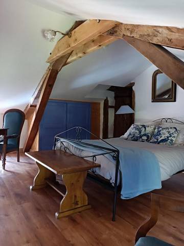 Gîte pour 4 personnes, avec vue et jardin à Auzon