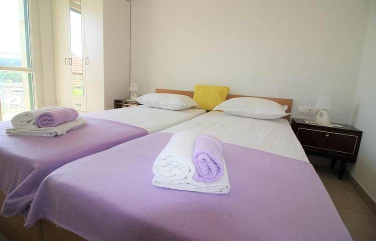 Apartament wakacyjny dla 2 osób, z taras i widok, zwierzęta dozwolone w Sumartin