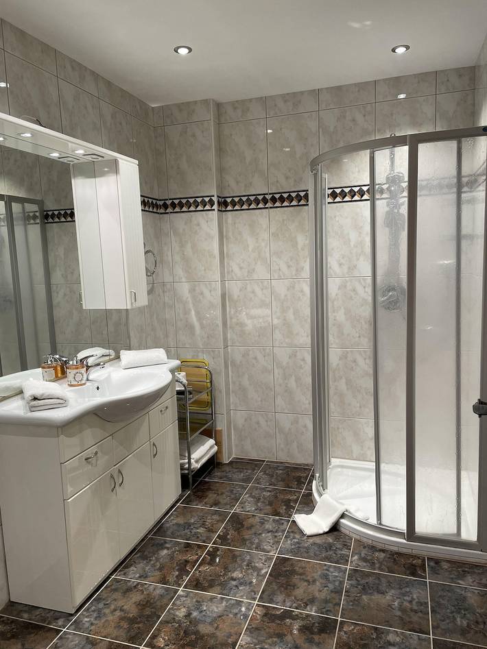 Ganze Ferienwohnung, Apartment/1 Schlafraum/Dusche, Wc in Loferer und Leoganger Steinberge, Sankt Johann in Tirol