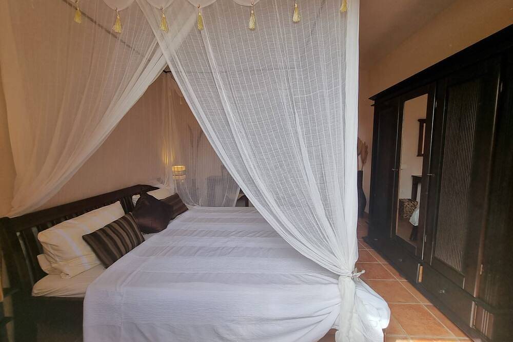 Appartamento intero, Mit Kamin, Terrasse und Meerblick in Flumini, Posada