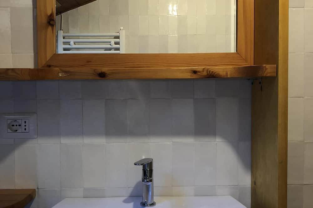 Appartement entier, Attic apartment 100m from the slopes! (Champoluc, Vda-Ayas No. 0033) in Champoluc, Ayas