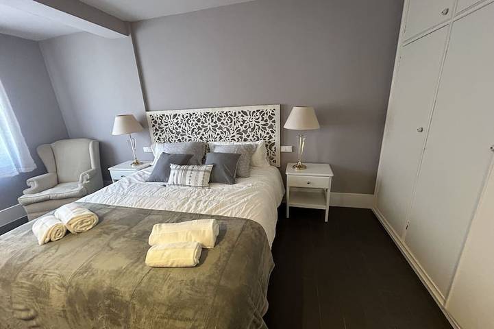 Gîte pour 8 personnes, avec balcon à Terrassa - 3