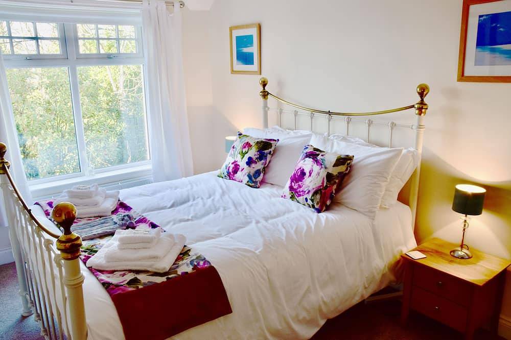 White Cottage - Quaint & cosy railway cottage just a stone's throw from beach in Holywood, Grafschaft Down