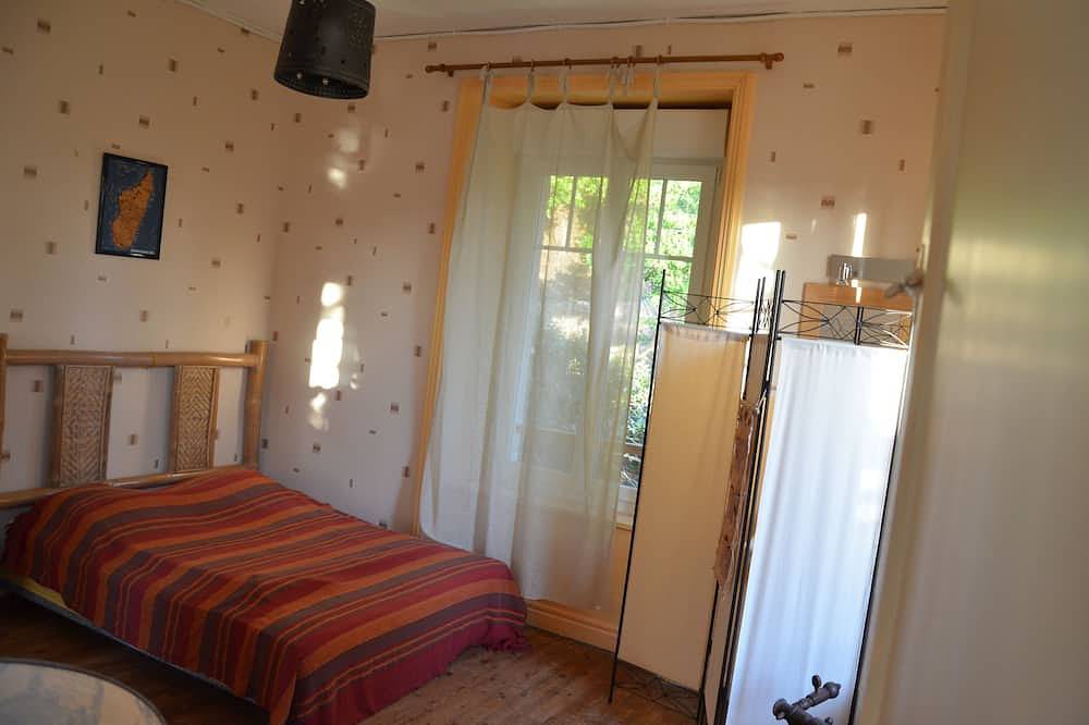 Exceptionnelle villa  avec vue magique, accès direct plage, 5 mn du centre ville in Perros-Guirec, Côte de Granit Rose