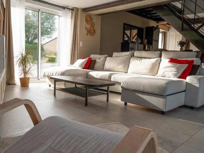 Location de vacances pour 10 personnes, avec jardin et jacuzzi dans Guipel