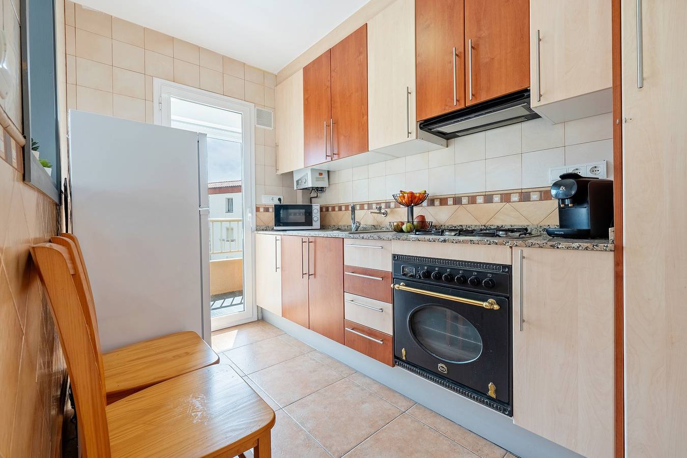 Apartamento entero, Apartamento 'Mar' con Wi-Fi y aire acondicionado in Tierras del Ebro, Costa Dorada