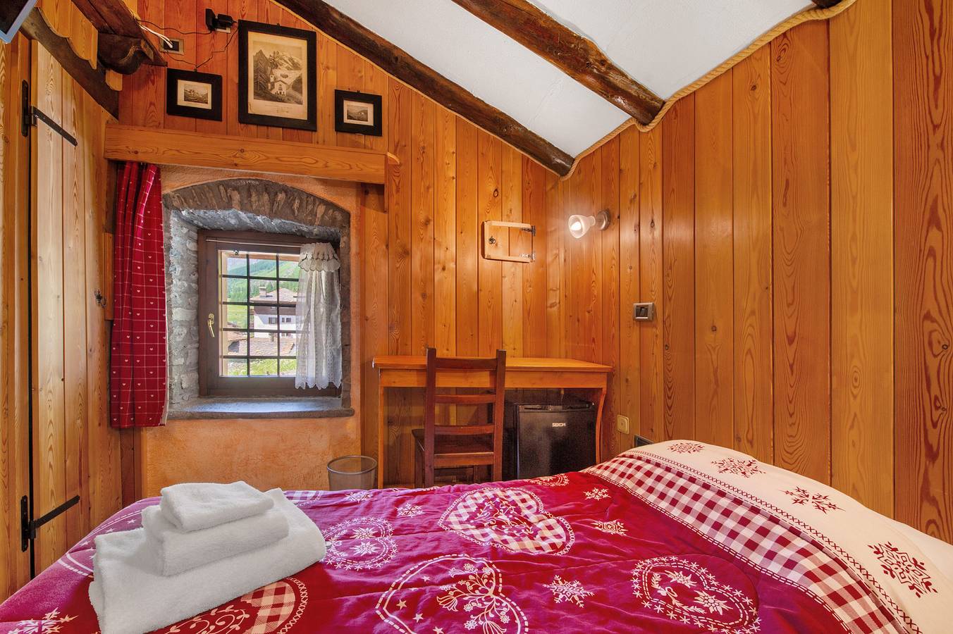 Kamer '5' met uitzicht op de bergen, gedeeld terras en Wifi in Chanavey, Rhêmes-Notre-Dame