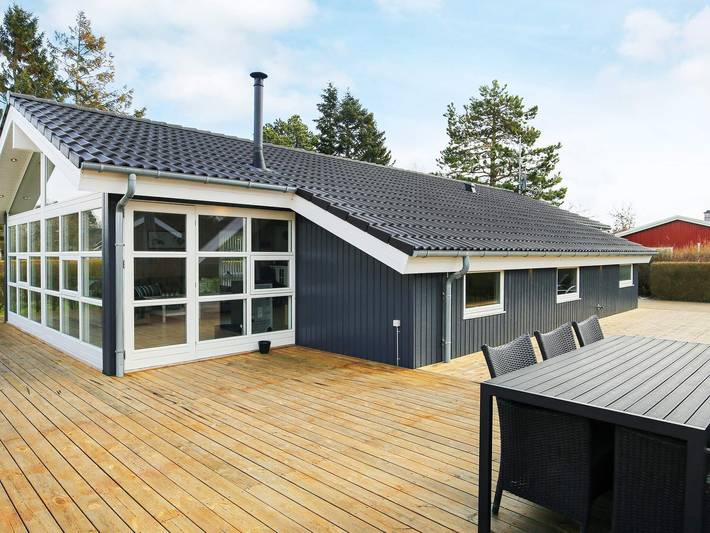Ferienhaus für 8 Personen, mit Whirlpool und Terrasse sowie Garten und Sauna in Dannemare