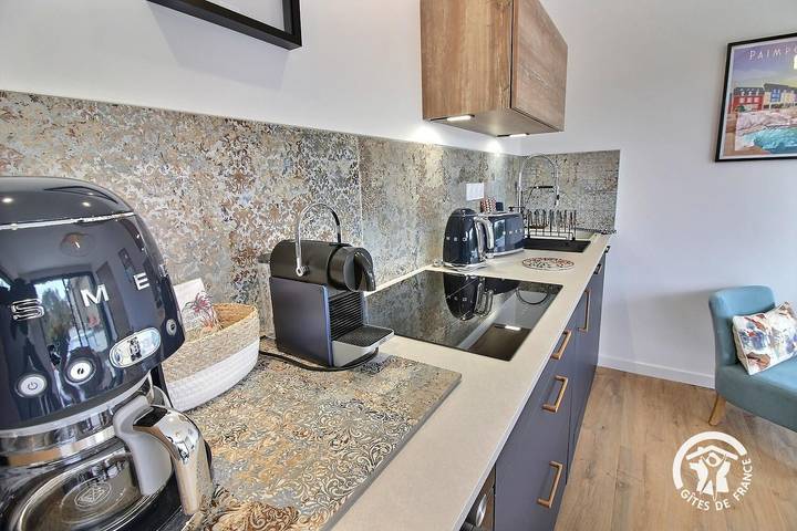 Gîte pour 2 personnes, avec Terrasse et Jardin ainsi que Piscine et Vue à Ploubazlanec - 3