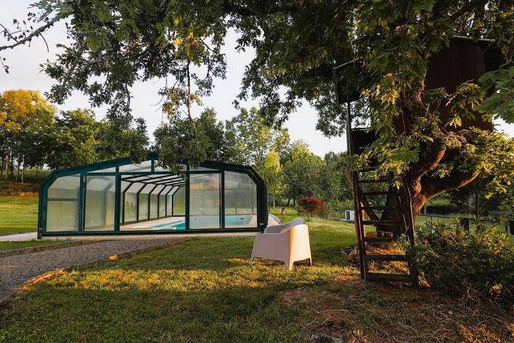 Location de vacances pour 8 personnes, avec Jacuzzi et Terrasse ainsi que Jardin et Piscine dans Carregal do Sal