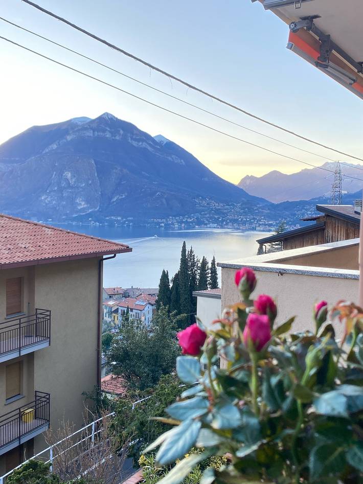 Gîte pour 4 personnes, avec vue ainsi que vue sur le lac et balcon dans Perledo