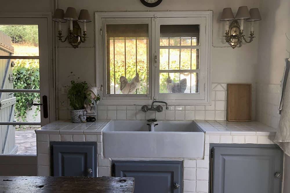 Provençal charm and serenity in the Saint-Tropez countryside in La Môle, Draguignan region