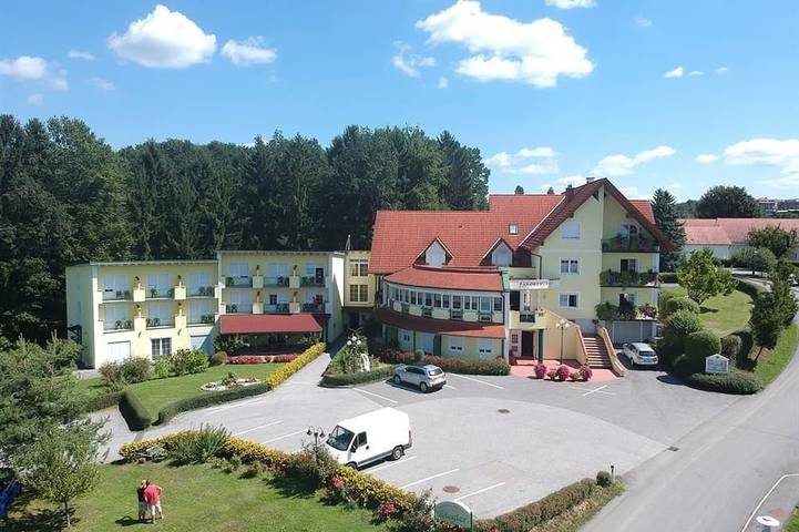 Hotel "Panoramahof" Ziegler - Doppelzimmer in Bad Waltersdorf, Steirerland