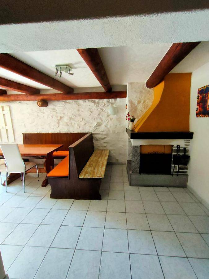 Location de vacances pour 2 personnes, avec vue ainsi que terrasse et jardin à Sonogno - 3