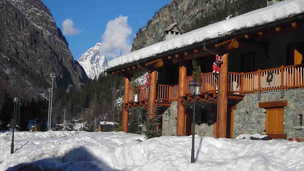 Chalet per 6 Persone in Antey-Saint-André, Alpi Pennine