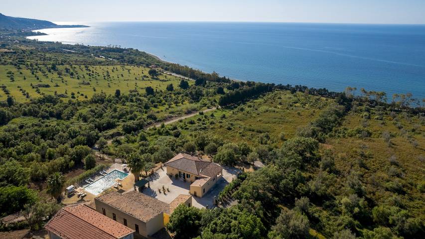 Villa per 12 persone, con Giardino a Santo Stefano di Camastra