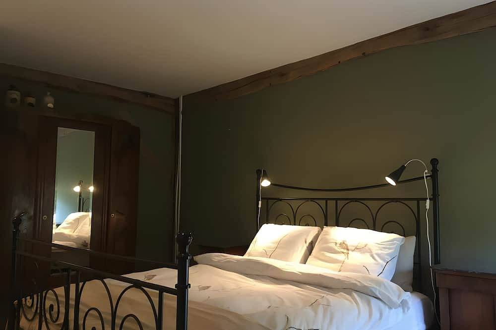 Gastenkamer 'La Fosse Bleue, Renard' met gedeeld terras en wifi in Signy-l'Abbaye, Ardennen