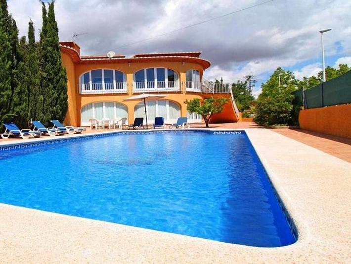 Chalet para 6 personas, con piscina además de vistas y terraza - 1