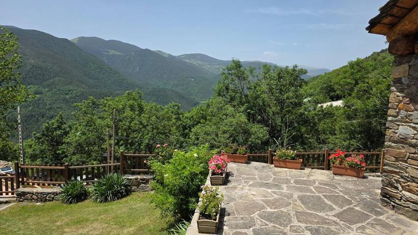 Casa rural para 10 personas, con vistas y jardín, Se admiten mascotas en Ripollès - 4