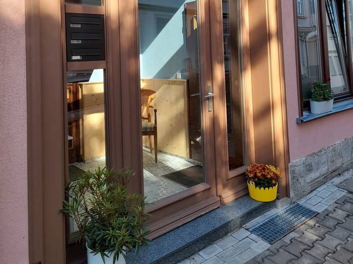 Ganze Ferienwohnung, Ferienwohnungen Clara - Anna,40m²,komb.Wohn-Schlafraum,Küche,Bad mit Du+Wc,Laubengang,2.Og in Arnstadt (Thüringen), Arnstadt