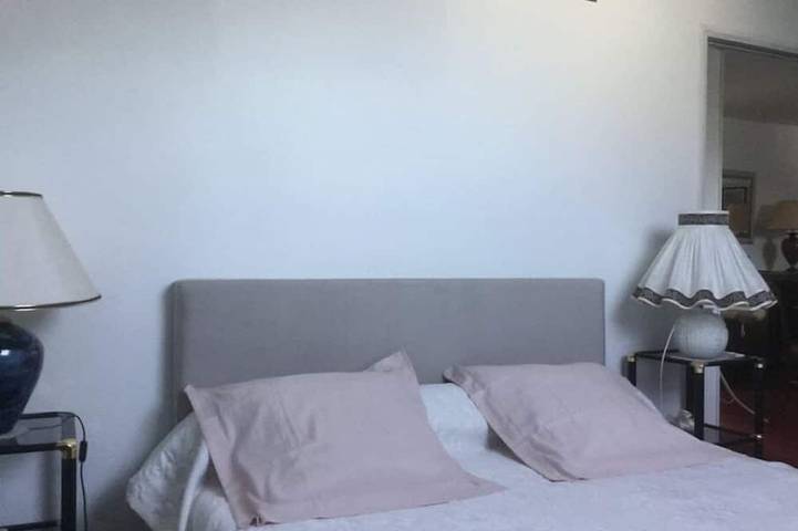 Gîte pour 4 personnes, avec jardin à Saint-Planchers - 2