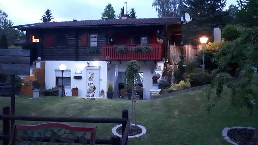 Ferienwohnung für 2 Personen, mit Balkon/Terrasse und Balkon sowie Garten in Waldmünchen
