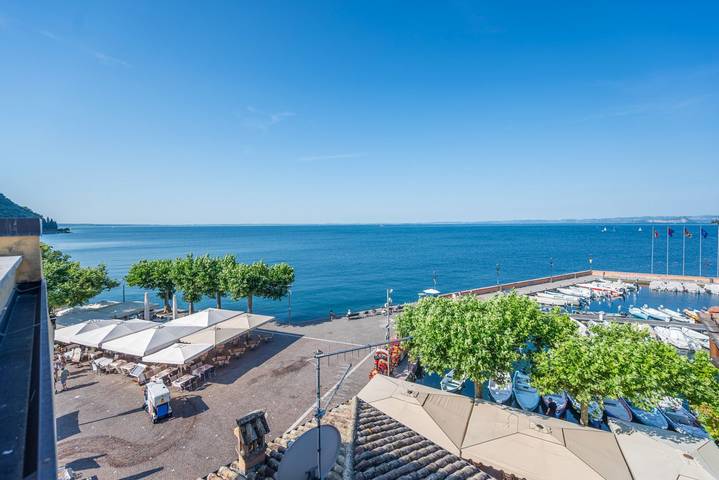 Ganze Wohnung, Apartmentsgarda - Baia Del Garda 5 in Garda, Gardasee-Berge