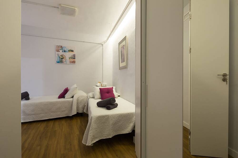 Ganze Wohnung, 1-bedroom for 4 guests, free parking in Los Remedios, Sevilla