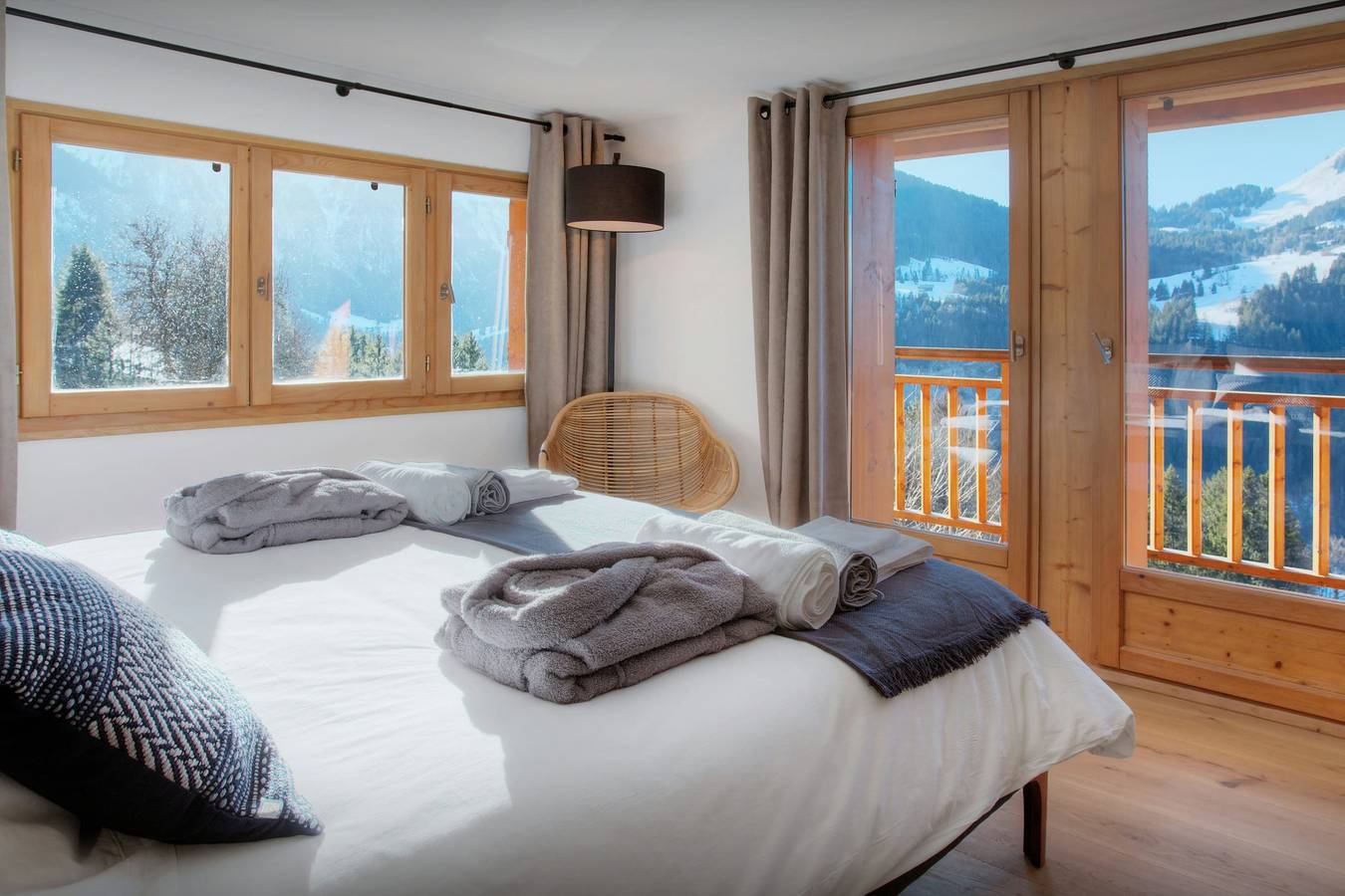 Luxury chalet with stunning views from pool, sauna & spa - Ovo Network in Manigod, Región de Annecy