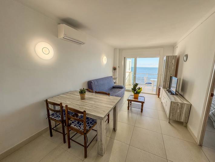 Apartamento entero, Apartamento de vacaciones para 6 personas con terraza in Platja de Sant Margarida (Roses), Roses
