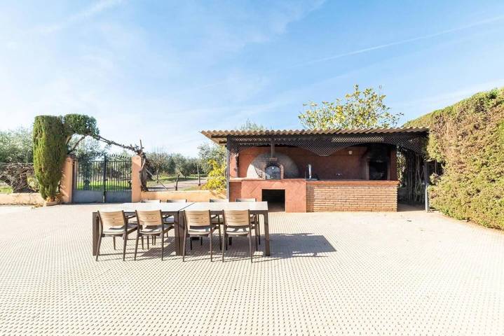 Casa rural para 14 personas, con Balcón y Terraza además de Jardín y Piscina en Colomera - 2