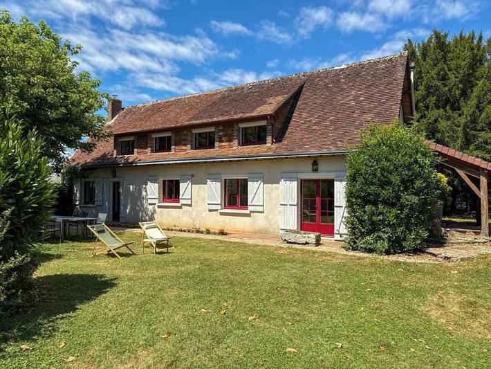 Location de vacances pour 8 personnes, avec Terrasse et Jardin à Renay