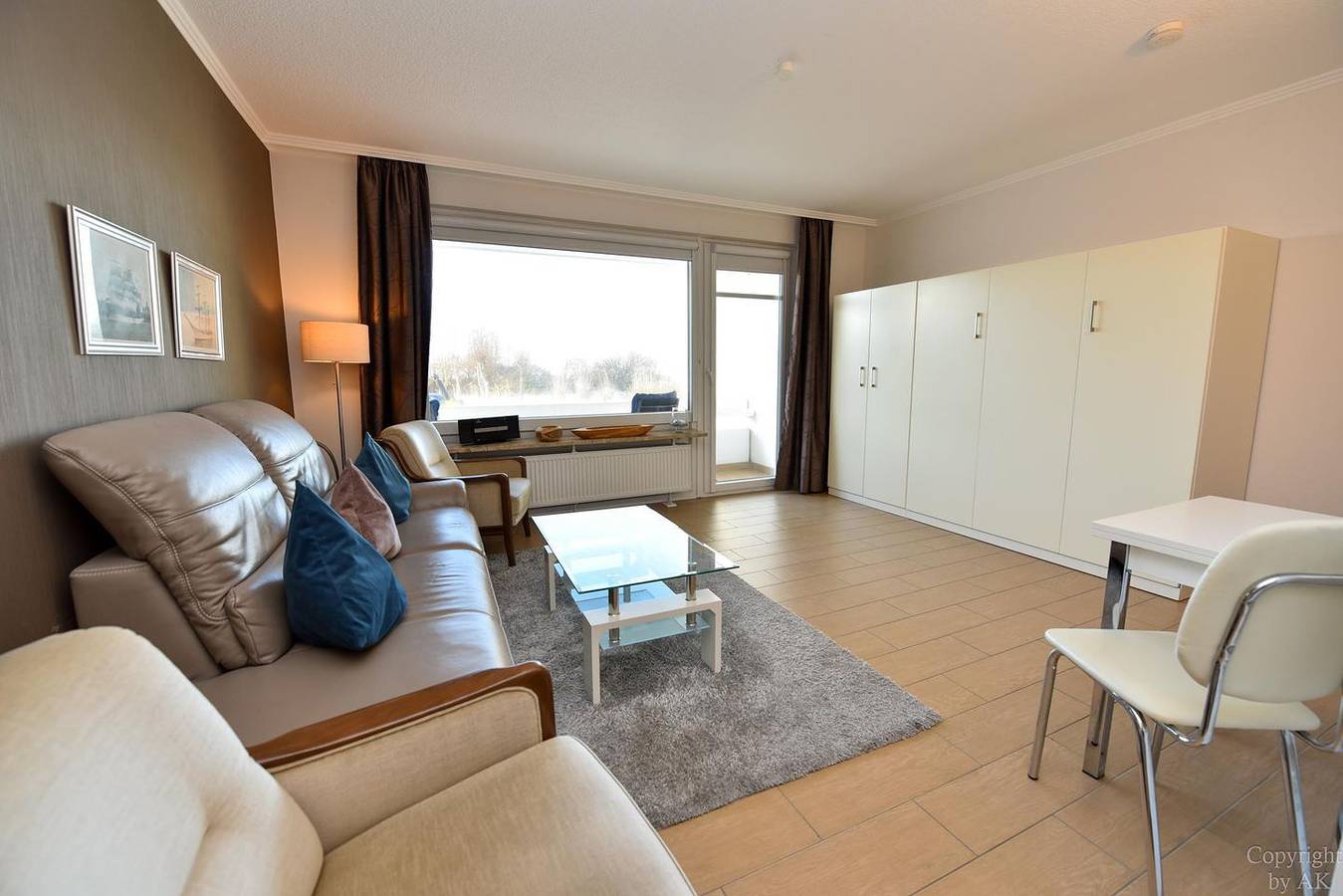 Ganze Wohnung, Komfortable Ferienwohnung im Haus Atlantic mit Balkon, Sauna und Strandlage in Cuxhaven in Döse, Cuxhaven