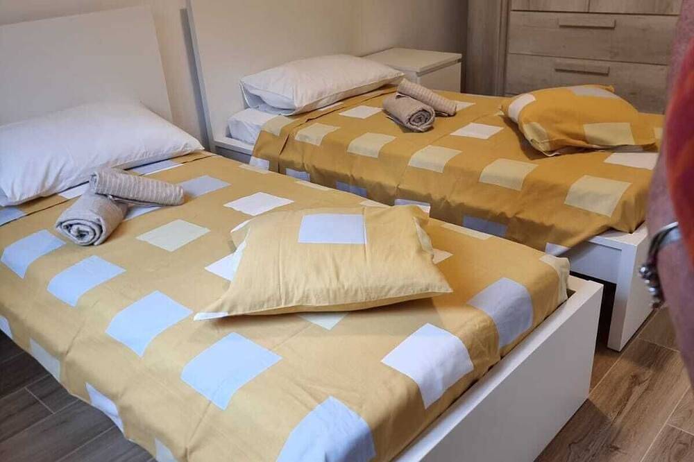 Entire apartment, Queen Home Arena Concert in Casalecchio di Reno, Bologna Province