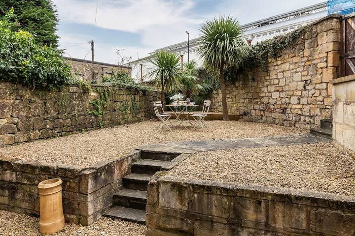 Entire apartment, Elegant Georgian Flat in Historic Bath with Garden in Bath, Bath & North East Somerset